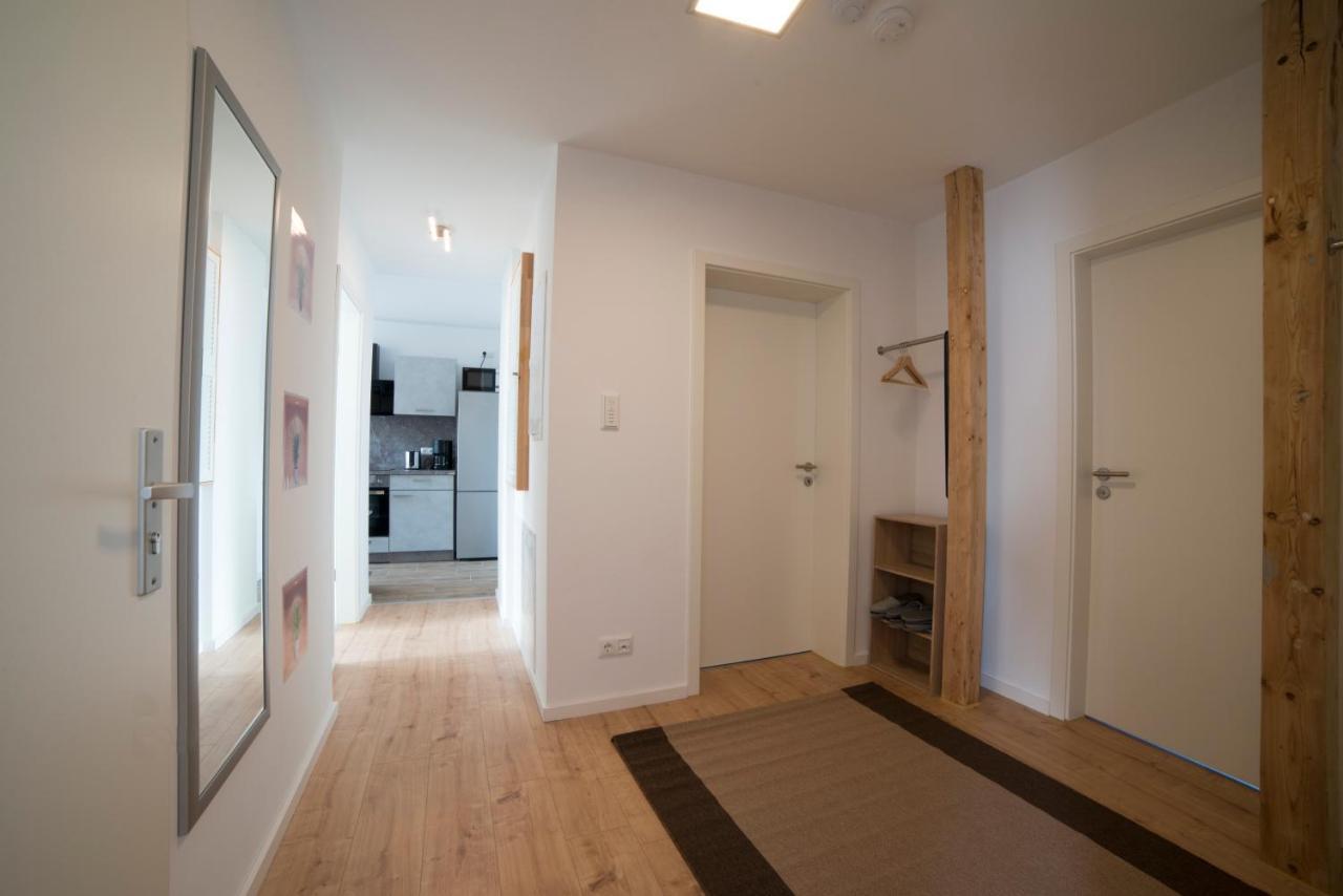 Schoene Grosse Ferienwohnung 79M2 Und 2 Baeder, Zentrumnah, 2Og Érfurt Exterior foto