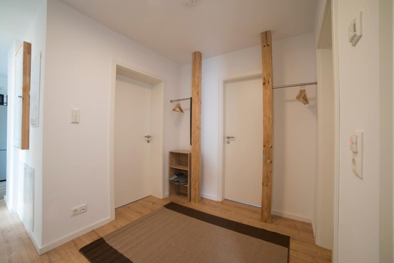 Schoene Grosse Ferienwohnung 79M2 Und 2 Baeder, Zentrumnah, 2Og Érfurt Exterior foto