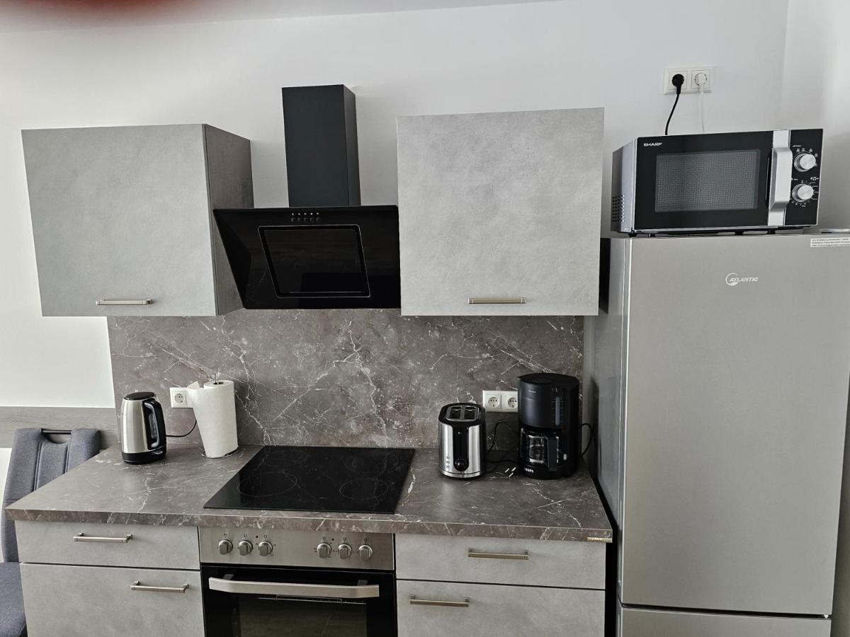 Schoene Grosse Ferienwohnung 79M2 Und 2 Baeder, Zentrumnah, 2Og Érfurt Exterior foto