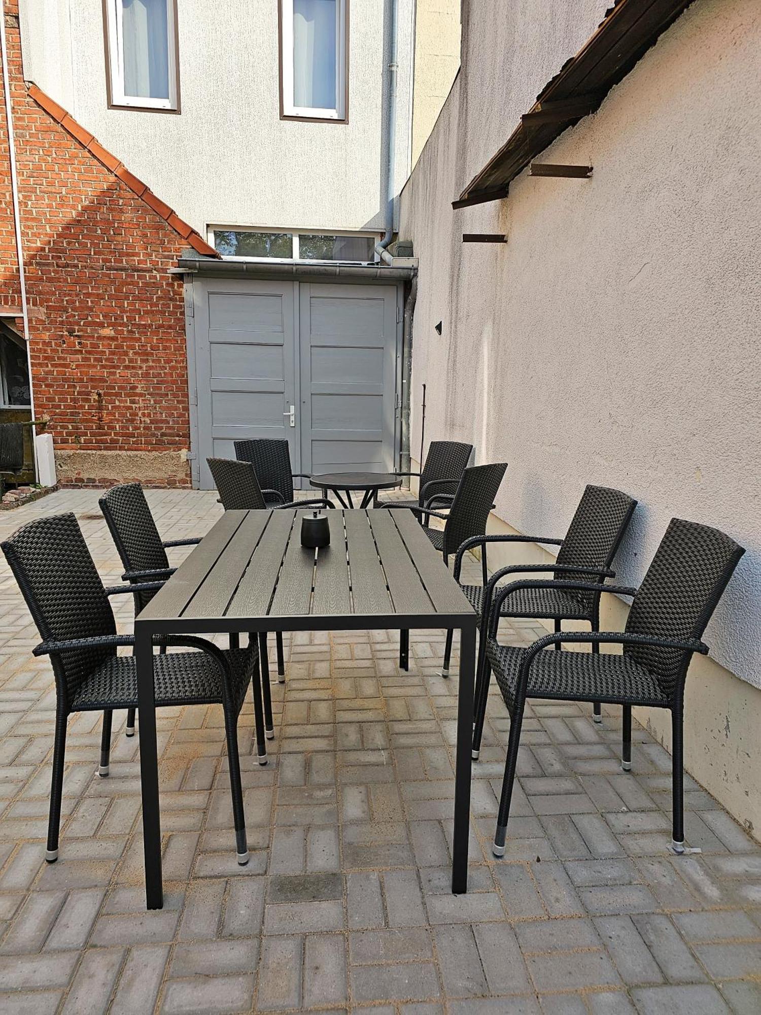 Schoene Grosse Ferienwohnung 79M2 Und 2 Baeder, Zentrumnah, 2Og Érfurt Exterior foto