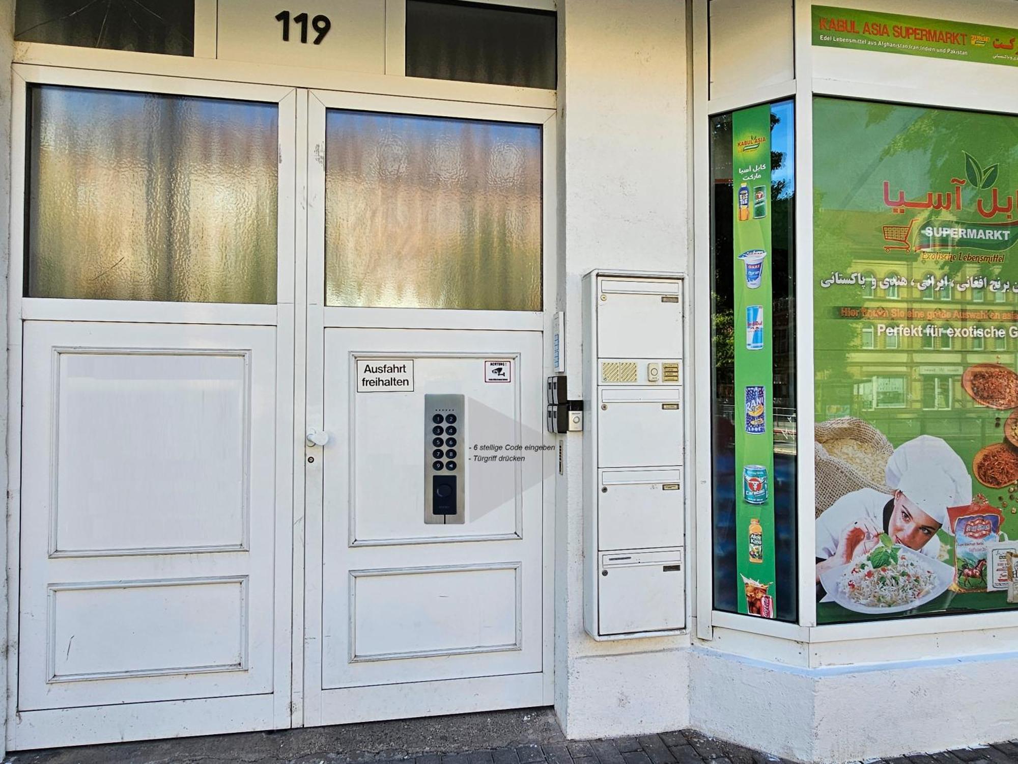 Schoene Grosse Ferienwohnung 79M2 Und 2 Baeder, Zentrumnah, 2Og Érfurt Exterior foto